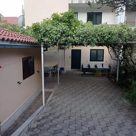 Apartments Bride'S Rock Baska Voda Exterior photo