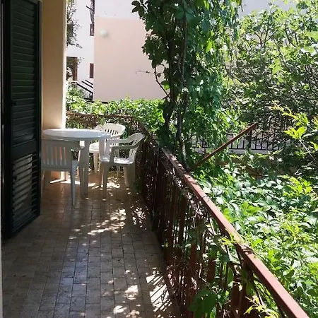 Apartments Bride'S Rock Baska Voda Exterior photo