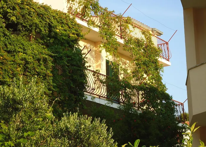 Apartments Bride\'S Rock
