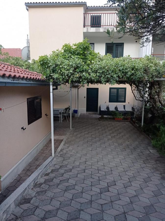 Bride's Rock Apartment Baska Voda