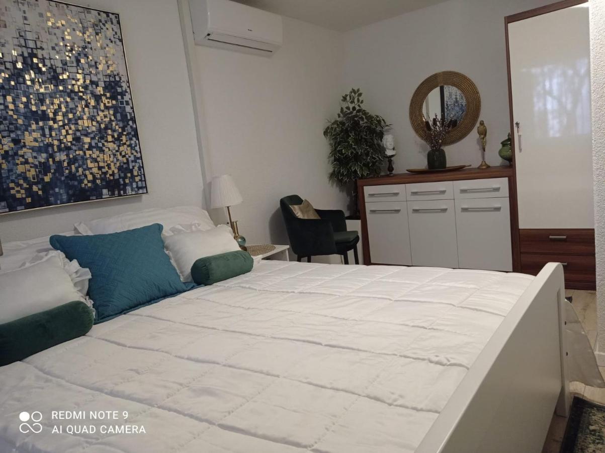 Bride's Rock Apartment